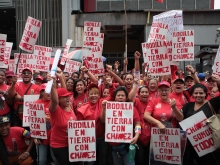 Pueblo defiende a Chávez y a la Constitución