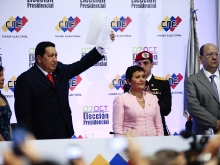 Acto de proclamación del presidente Hugo Chávez por parte del CNE