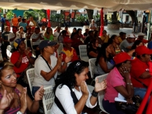 Mirandinos manifiestan repudio a falta absoluta de Capriles
