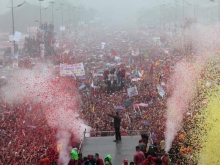 La avalancha bolivariana desbordó Caracas en el cierre de campaña 