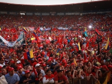 Pueblo acompañando a Nicolás Maduro en el estado Luis Aparicio del Zulia el 22/03/2013