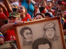 Pueblo acompañando a Nicolás Maduro en el estado Luis Aparicio del Zulia el 22/03/2013