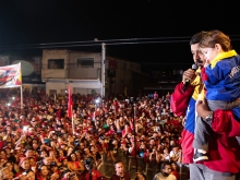 Nicolás Maduro junto al pueblo frente al Samán de Güere en Aragua el 23/03/2013