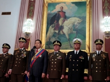 Presidente Hugo Chávez encabeza Desfile Bicentenario desde Miraflores