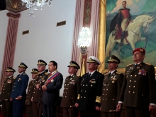 Presidente Hugo Chávez encabeza Desfile Bicentenario desde Miraflores