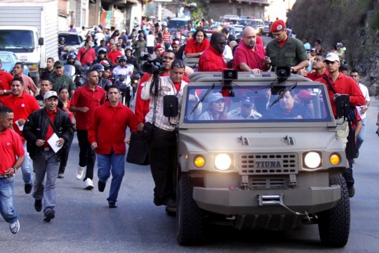 Recorrido del Conmandante Chávez por Sector Blandin, Carretera Vieja Caracas La Guaira