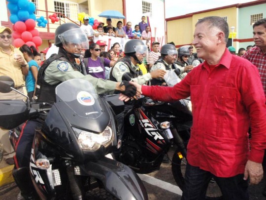 Entrega de motocicletas a Policabimas.