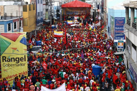 Rangel dedico el acto de cierre en Caroní al presidente Hugo Chávez Frías.