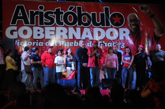 Gobernador Aristóbulo Istúriz.