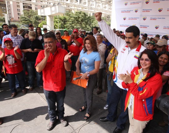 Nicolas y Elías reinvindicando las Misiones Sociales.