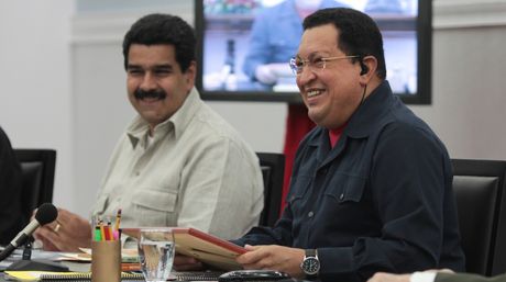 Nicolás Maduro y Hugo Chávez