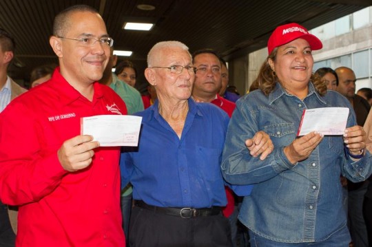 Un Día de Salario Por la Revolución