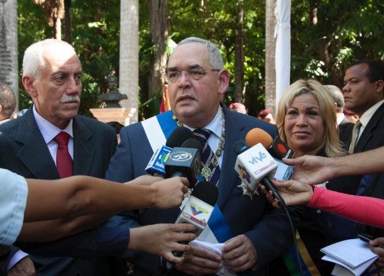 Rinden honores al Libertador