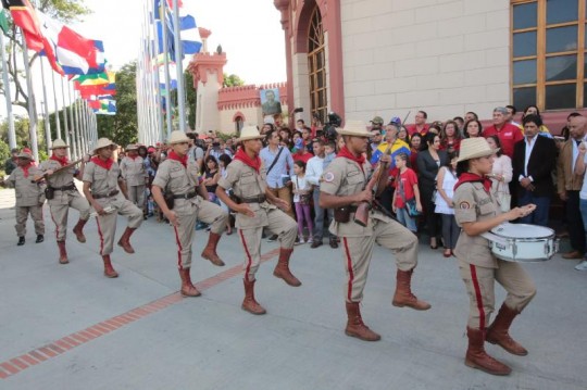 Homenaje a Chávez