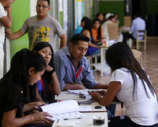 Mesa de votación