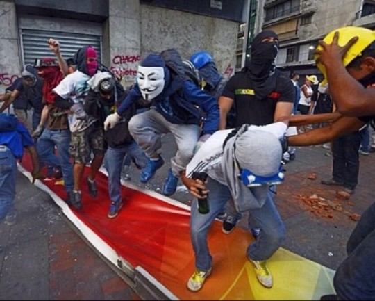 Guarimberos en Chacao