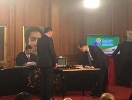 Firma de acuerdos Mineros