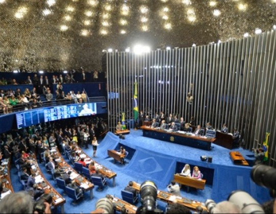 Juicio-político 