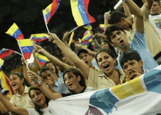 estudiantes-liceo-celebrando