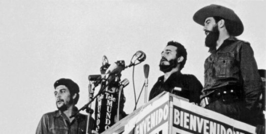 Fidel con Cienfuegos y el Che