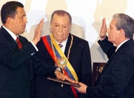 Foto: Con el Mazo Dando
