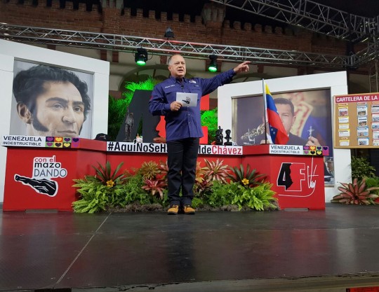 Foto: Con el Mazo Dando