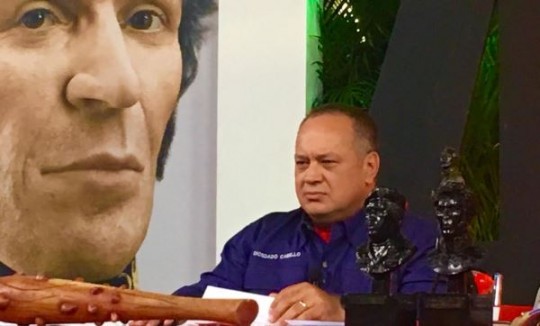 Foto: Con el Mazo Dando