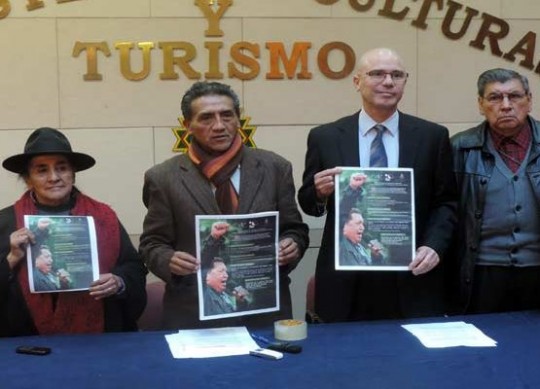 Foto: Con el Mazo Dando