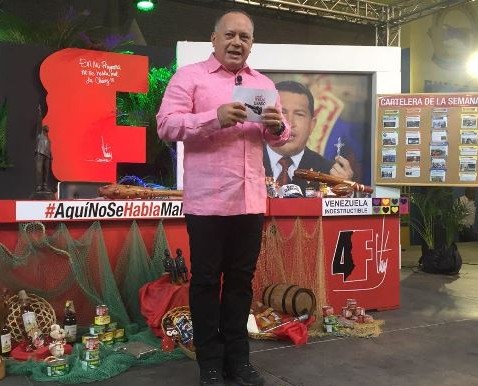 Foto: Con el Mazo Dando