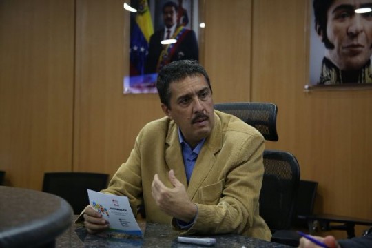 Foto: Con el Mazo Dando