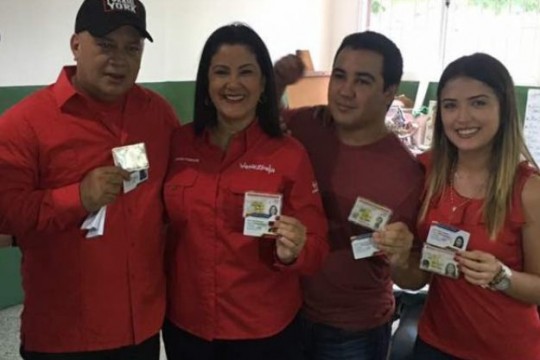 Foto: Con el Mazo Dando 