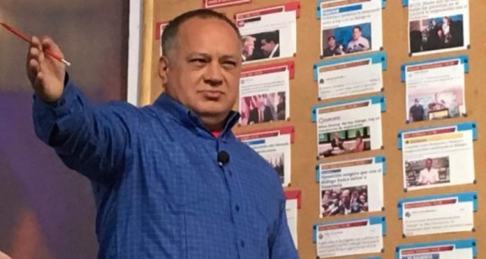 Foto: Con el Mazo Dando