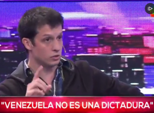 Foto: Con el Mazo Dando