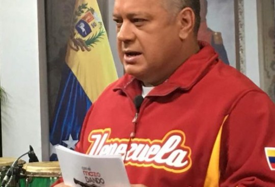 Foto: Con El Mazo Dando 