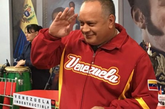 Foto: Con el Mazo Dando