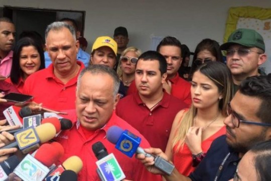 Foto: Con el Mazo Dando 