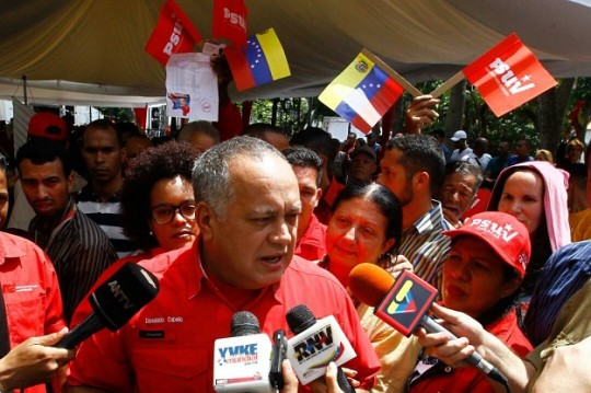 Foto: Con el Mazo Dando