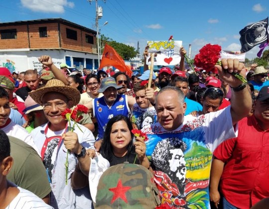 Foto: Con el Mazo Dando