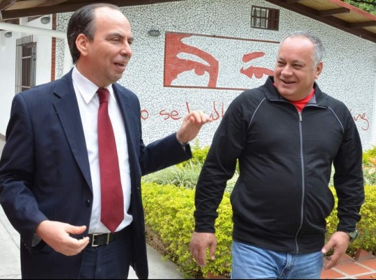 Foto: Con el Mazo Dando