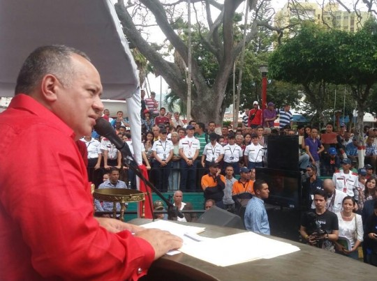 Foto: Con El Mazo Dando