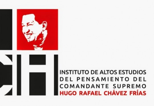 Foto: Con el Mazo Dando