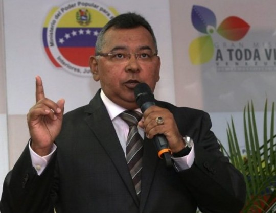 Foto: Con el Mazo Dando