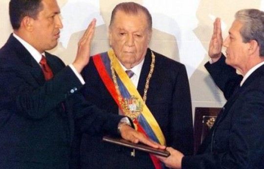 chavez_juramentando_ante_la_moribunda1486035976