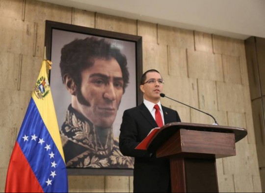 Foto: Con el Mazo Dando