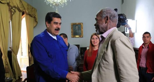 maduro_y_danny_glover1522344849