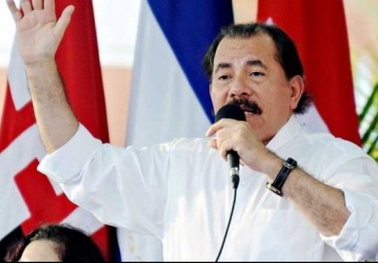 Foto: Con el Mazo Dando