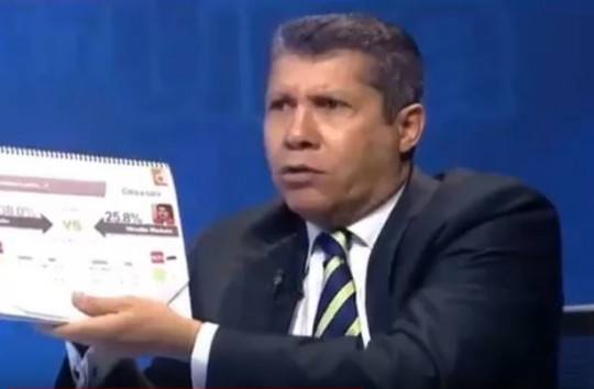 Foto: Con el Mazo Dando