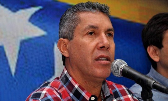 Foto: Con el Mazo Dando