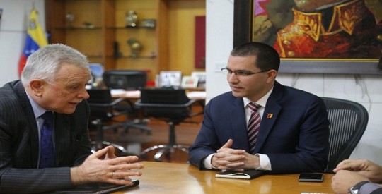 AREAZA-RUSIA-REUNION600X305
