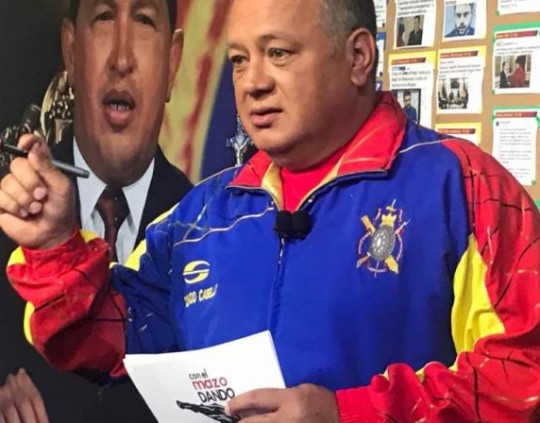 Foto: Con el Mazo Dando